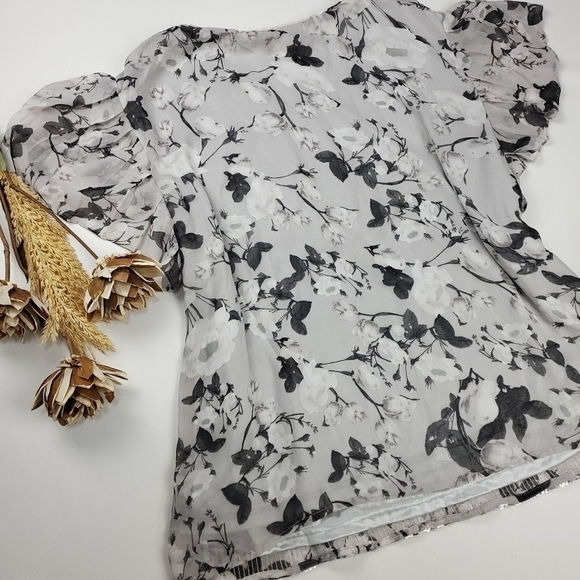 🔴 Badgley Mischka Sequined Grey Silver Floral Top XL - Picture 3 of 15